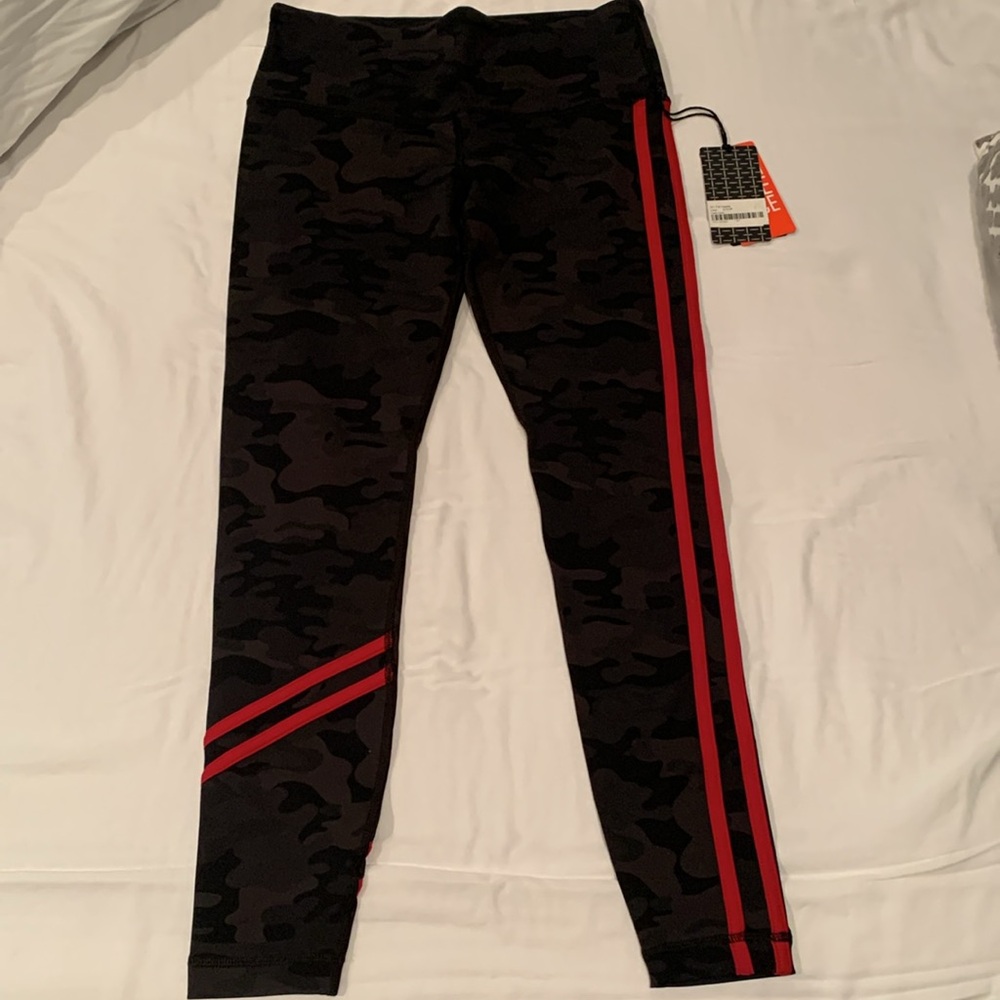 Vimmia Dark Camo leggings, size Large